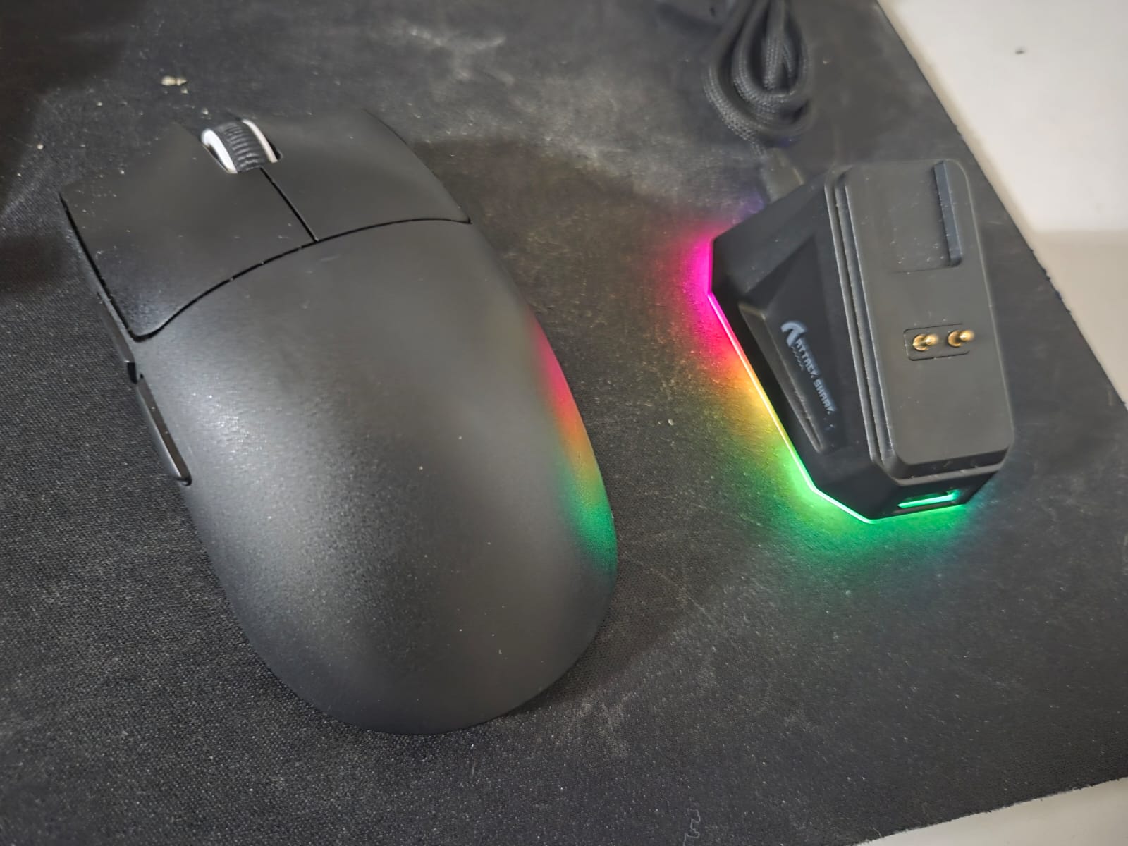 ATTACK SHARK X11 무선 게이밍 마우스와 충전 독